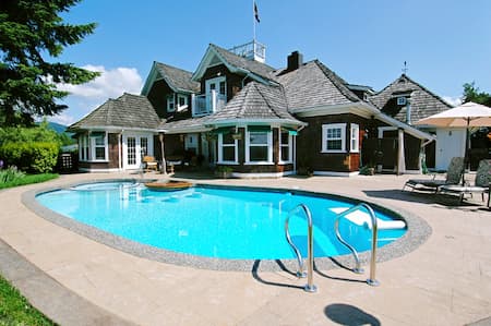 Pool Deck Cleaning